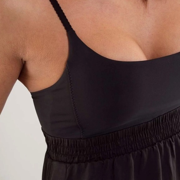 Lululemon workout tank size 2 - Picture 2 of 3